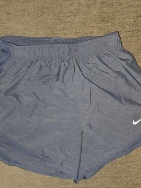 Nike Women's Heather Slate Running Shorts Small
